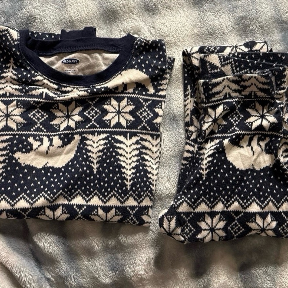 Old Navy Navy and White Kids Pajama Set